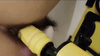 新婚人妻偷情初恋男友，炮击喝尿吞精乳夹！
