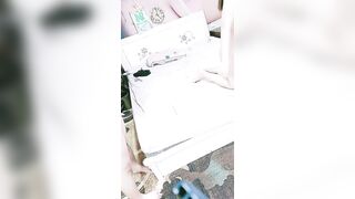 【激情乱伦-上篇】激情小伙PK精神小妹，尖叫隆隆声的房间吊炸天！高潮不断，连续打庄爆艹小骚逼！！