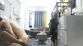【麻辣王子】这九块腹肌，怪不得小嫩妹这么喜欢，第二炮更持久，累瘫在床