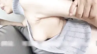 好色tv 偷情少妇被胖子按在沙发上猛操